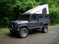 8 Land Rover Defender